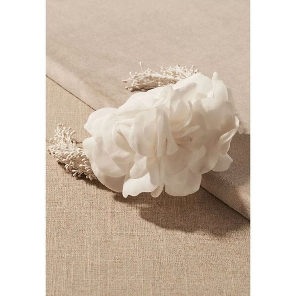 BHLDN GAIOS White Floral Hair Accessory main image 4